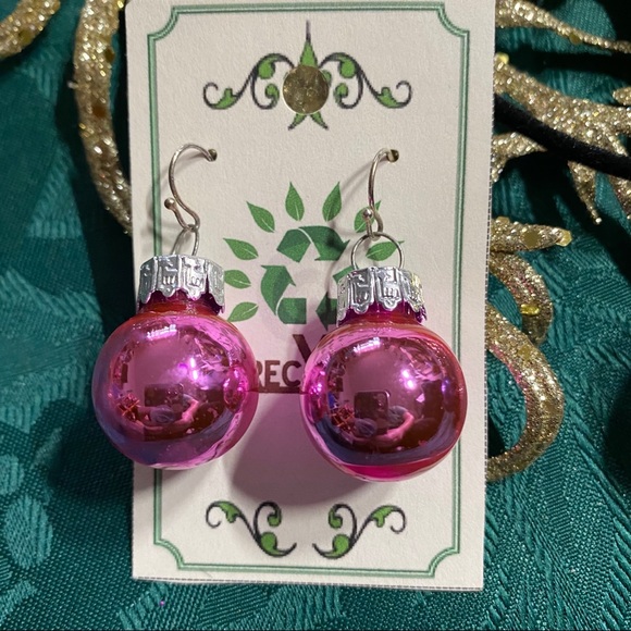 🎄New Christmas Bulb Earrings & Necklace Set - Picture 3 of 9